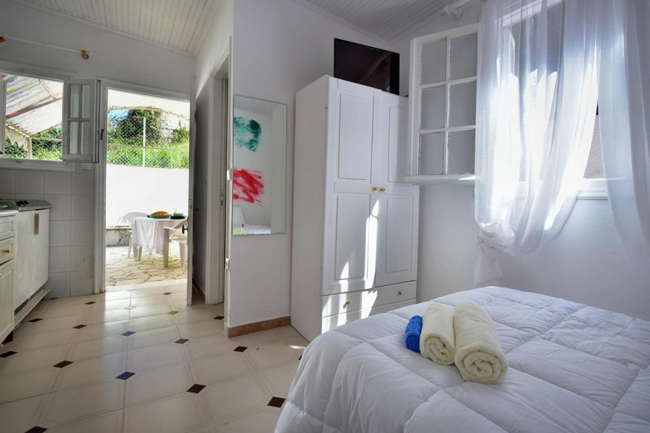 Merlyn Rooms Into The Nature, 100M From The Beach Dafnila Exterior foto