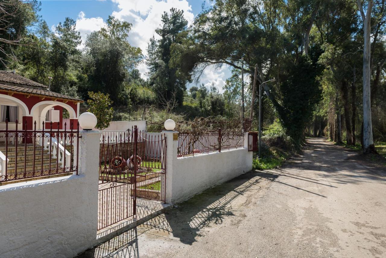 Merlyn Rooms Into The Nature, 100M From The Beach Dafnila Exterior foto