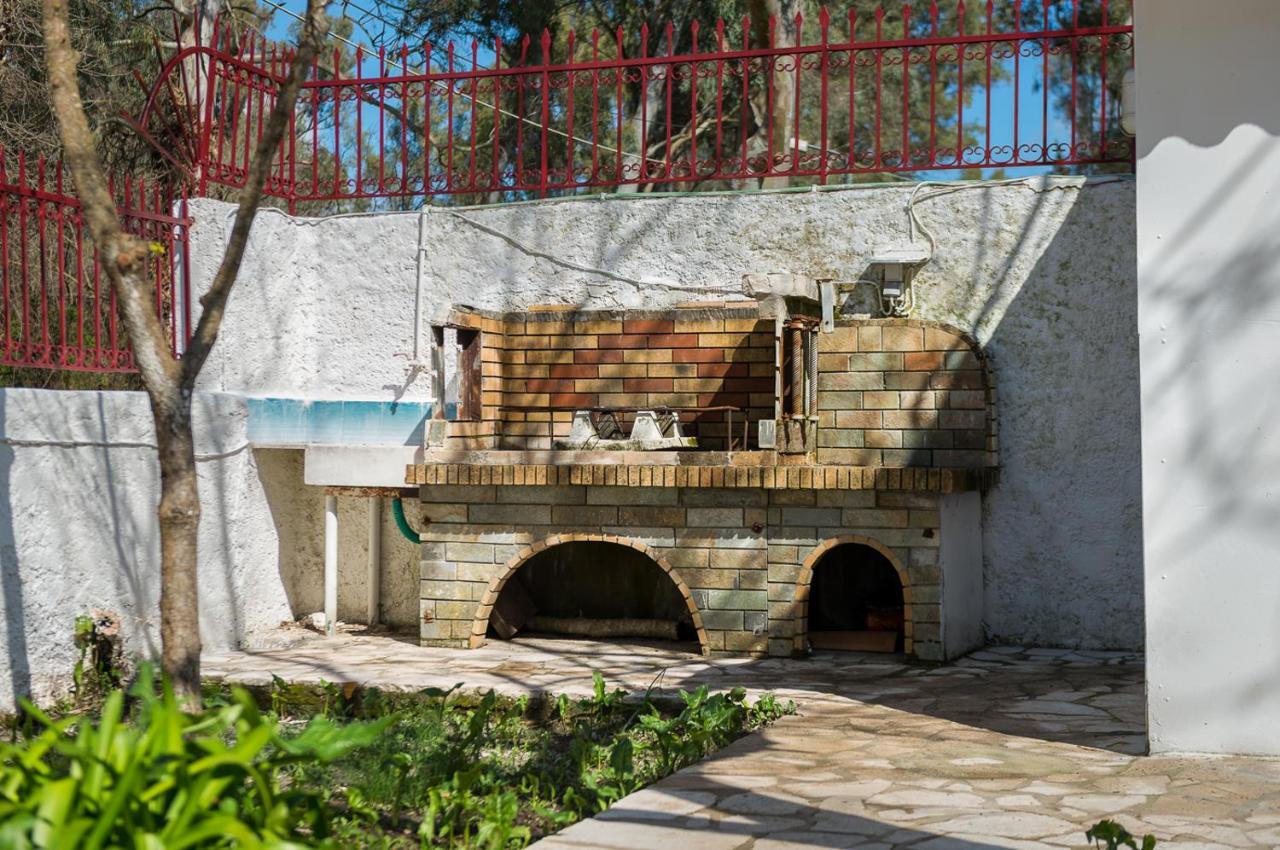 Merlyn Rooms Into The Nature, 100M From The Beach Dafnila Exterior foto